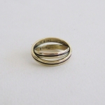 gouden ring gekruiste trouwringen