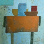 Tafeltje  met oranjekleed en blauwe pot.