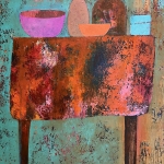 tafel met roze schaal