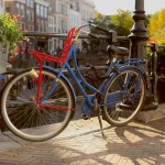 Fiets aan de grachten van Utrecht