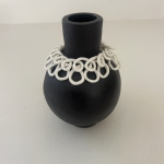 Vaasje met porseleinen kraag 3