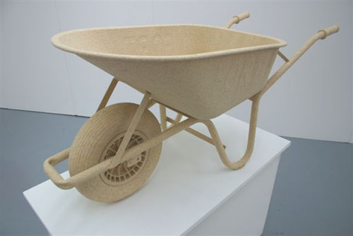 Wheelbarrow / Kruiwagen