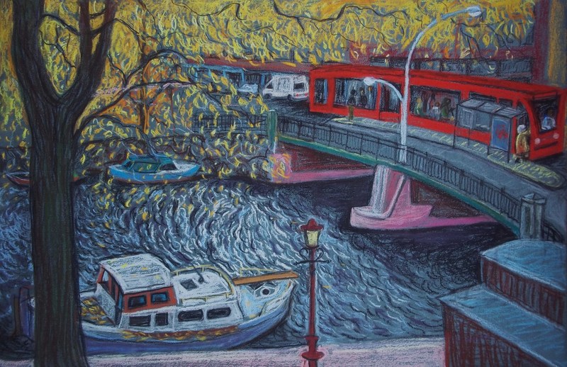 A view of the Koperen Knoop bridge in November