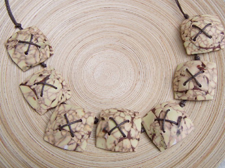 Mokume Lentil Ketting Creme Bruin