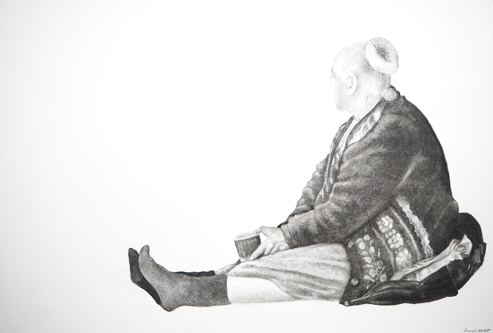 Bedelende oudere vrouw