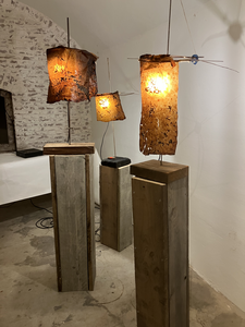 Experiment met kumbucha, groeit uit tot serie licht objecten.