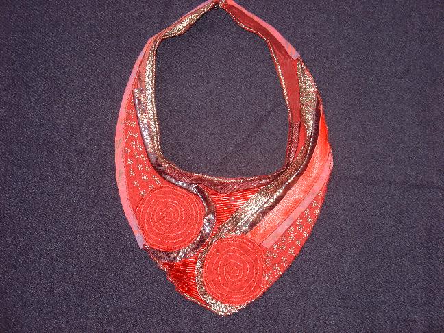 textiel ketting rood