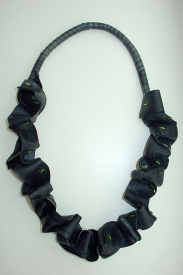 chain with green beads