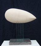 Abstracte werken in verschillende soorten steen.