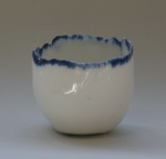 hooggebakken steengoedkeramiek, zowel gedraaid als dunwandig handgevormd en handgevormde dunwandige porselein.