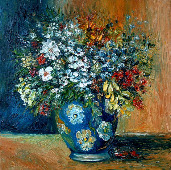 veldboeket in gebloemde vaas