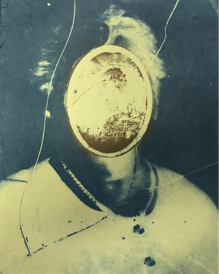 We liggen tegen elkaar aan, te kijk en doorschijnend 