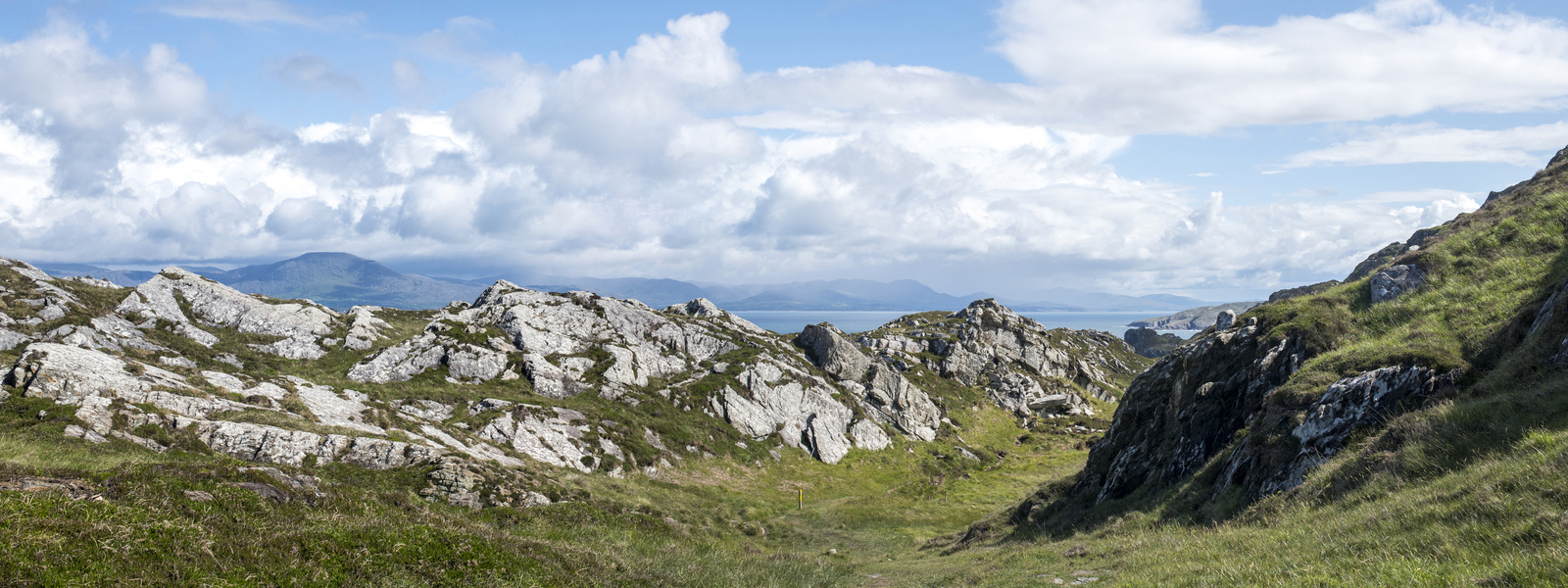 panorama op het schiereiland Sheeps Head in Ierland
