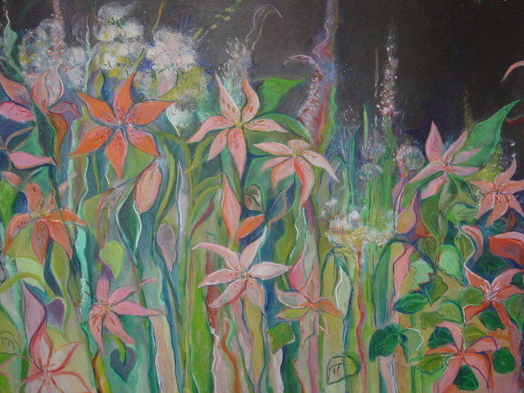 kleine rose lelies en zilverkaars.