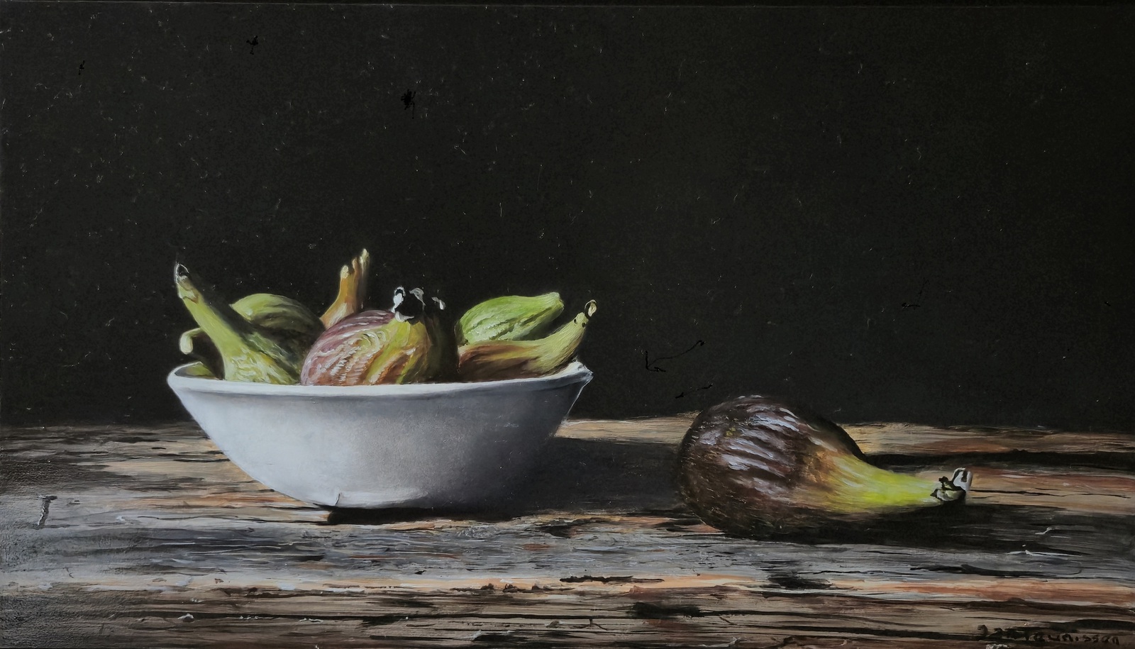 Small bowl with figs