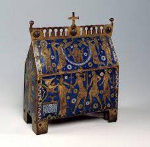 Onooglijke dingetjes, afval, goed voor de vuilnisemmer, fragmentjes, nutteloos spul. Wat, in feite, alles wel beschouwd, ook ligt in de meest kostbare, bewierookte, aanbeden, gekoesterde reliekschrijnen. Enfin. Veel werk en geknutsel in functie van waardeloos spul.