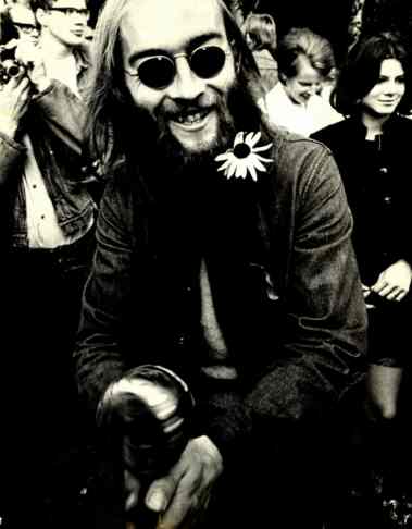 Wout Wilgenburg op een Provo bijeenkomst