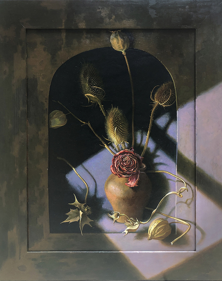 Stilleven met gedroogde roos en physalis