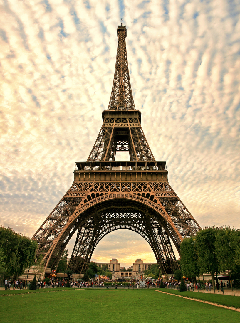 PARIS. EIFFEL TOWER