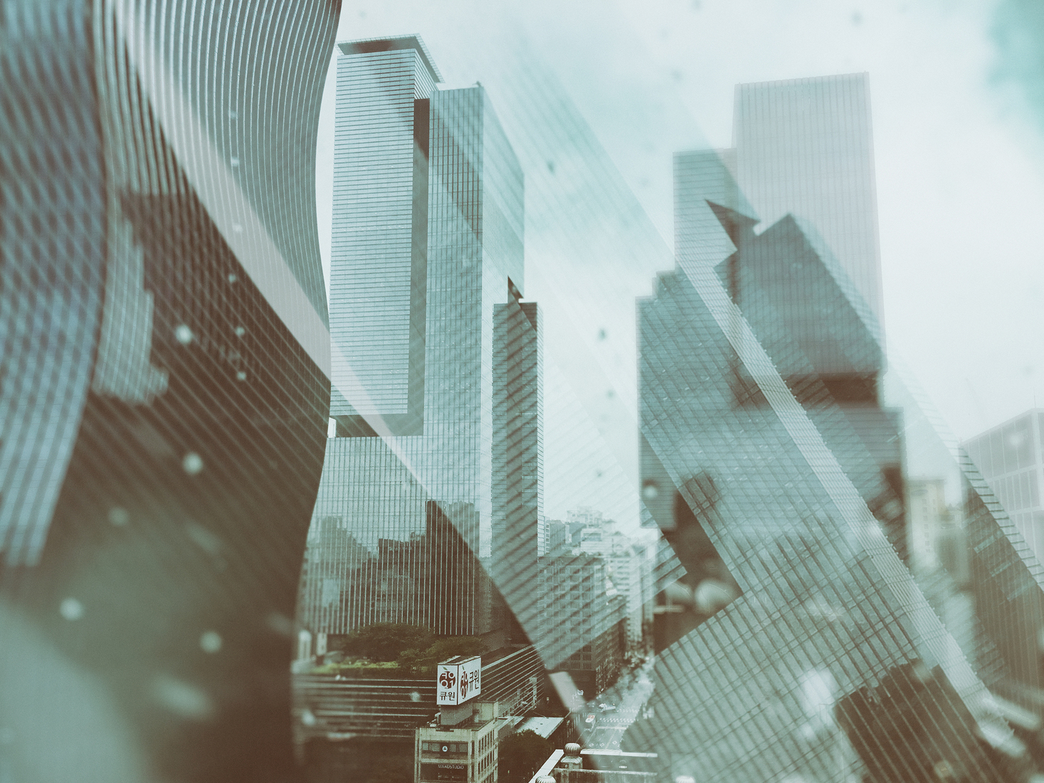 Seoul (night view from the hotel window)