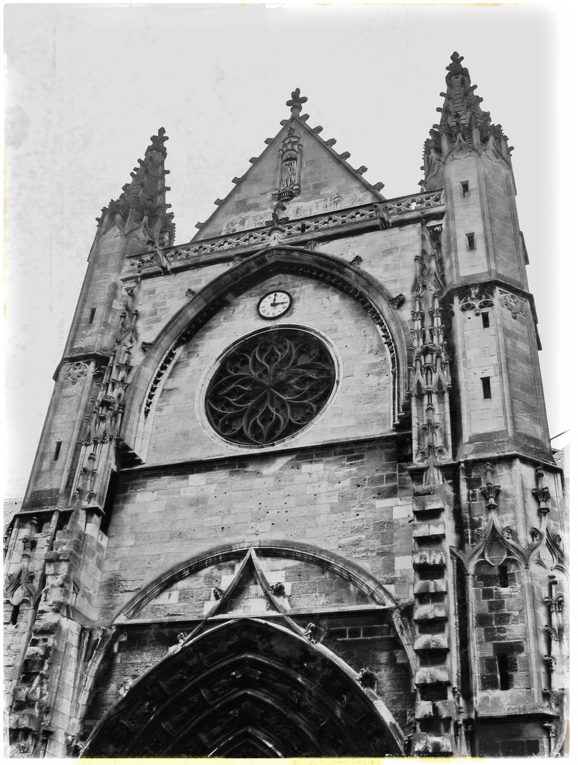 07 BORDEAUX, FRANCE. In Black and White!