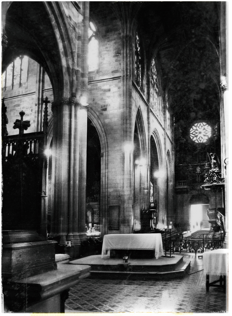 14 BORDEAUX, FRANCE. In Black and White!