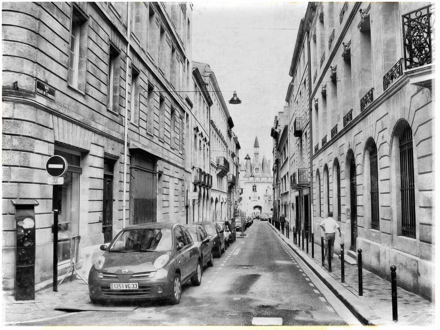 25 BORDEAUX, FRANCE. In Black and White!