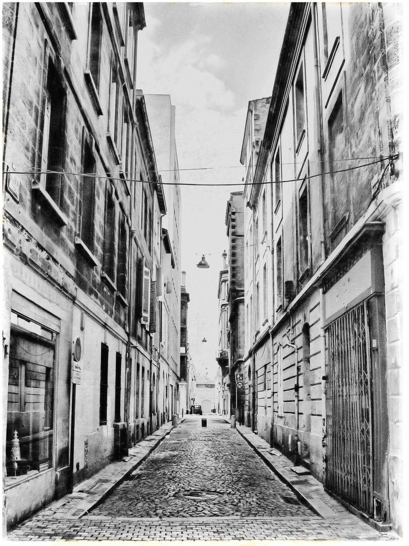 34 BORDEAUX, FRANCE. In Black and White!