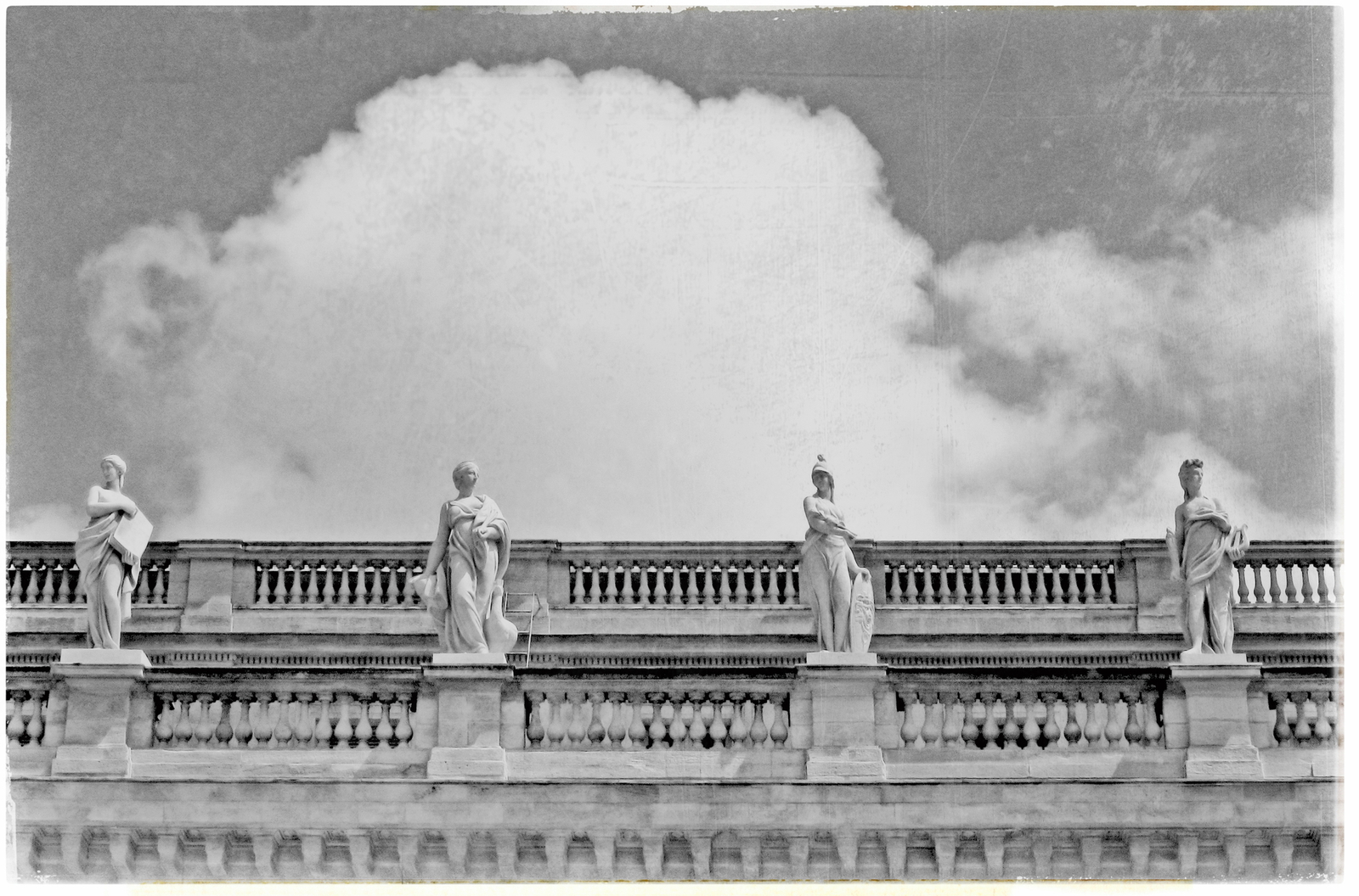 52 BORDEAUX, FRANCE. In Black and White