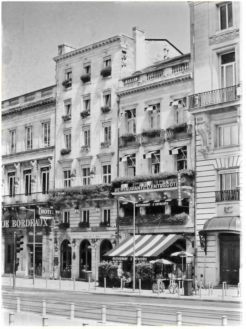 56 BORDEAUX, FRANCE. In Black and White