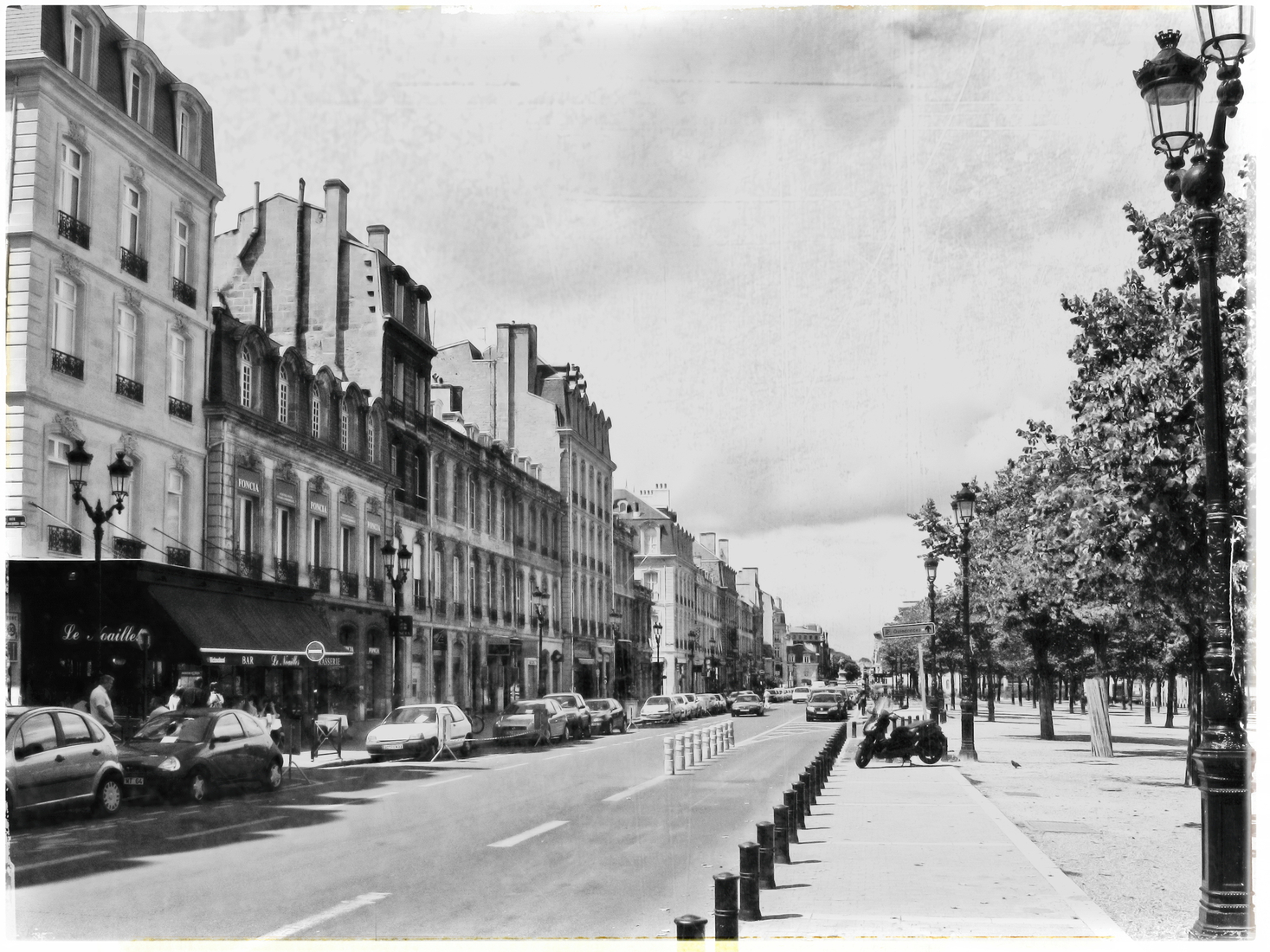 60 BORDEAUX, FRANCE. In Black and White