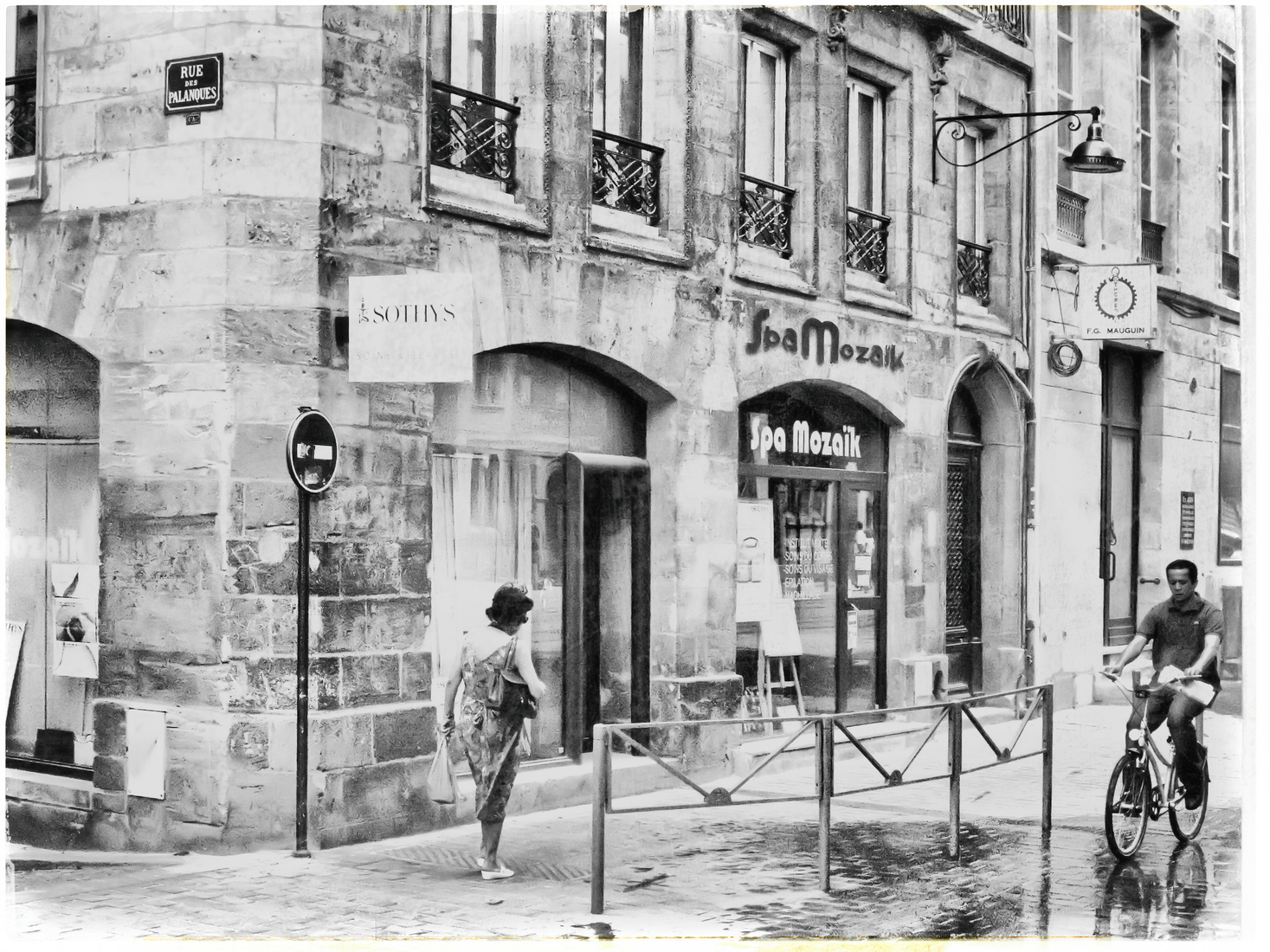 71 BORDEAUX, FRANCE. In Black and White