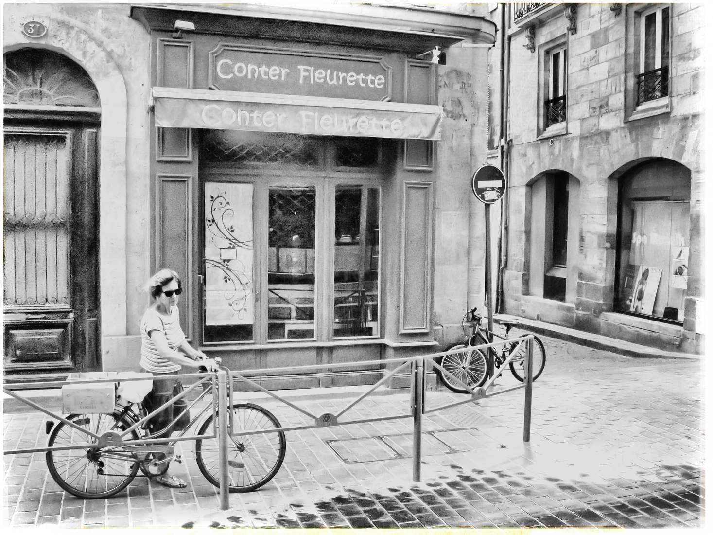 72 BORDEAUX, FRANCE. In Black and White