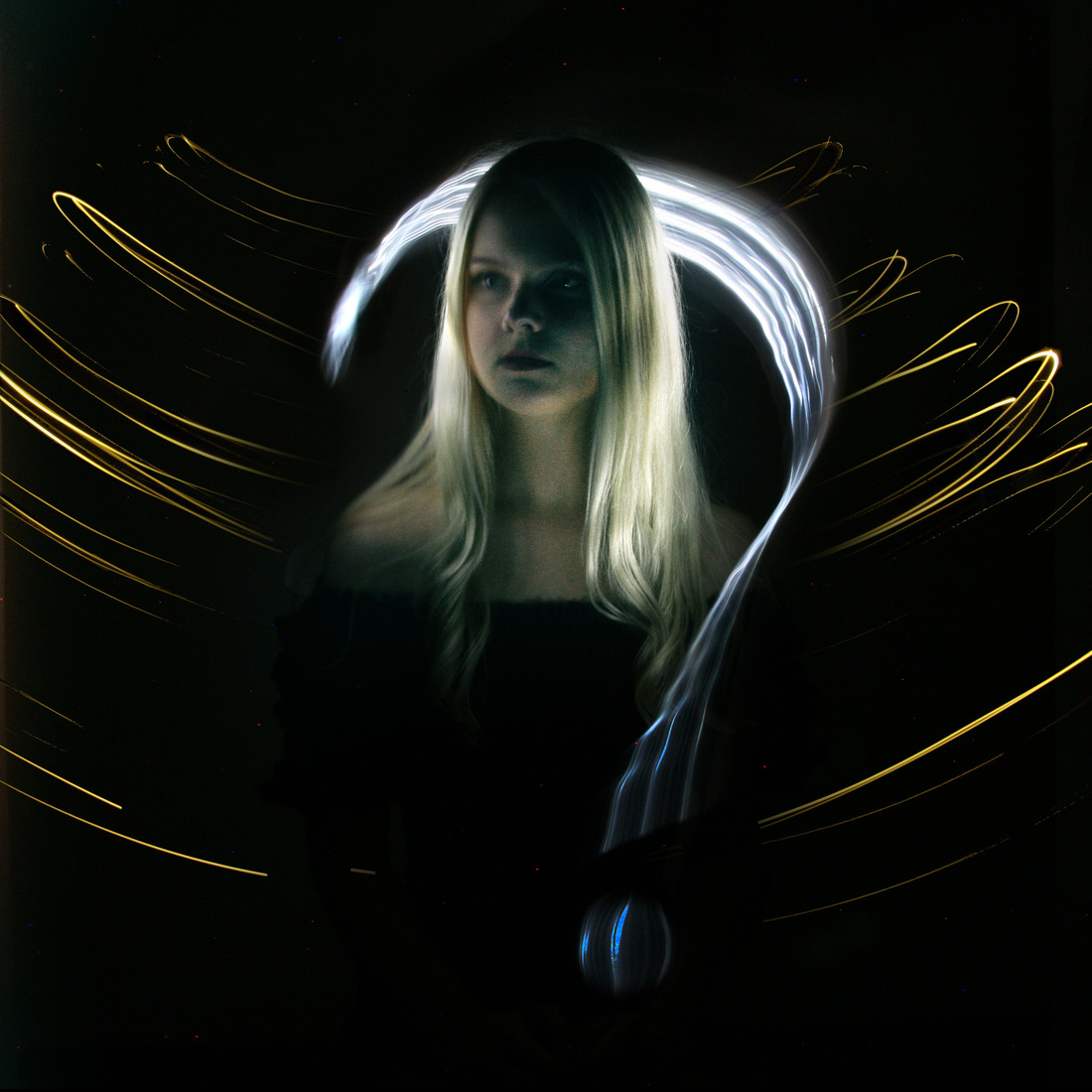 Girl, Guitar and Chess 09