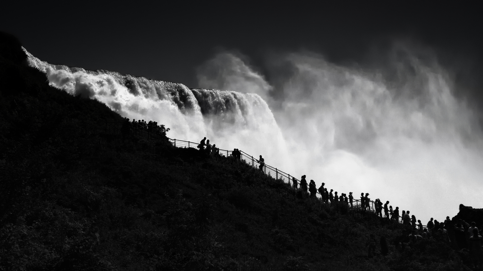 Niagara Falls. Between Heaven and Earth.