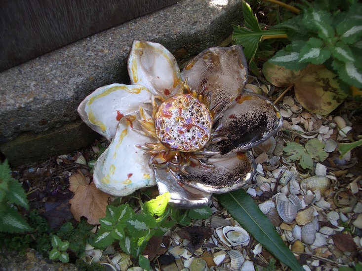 Lotusbloem in keramiek