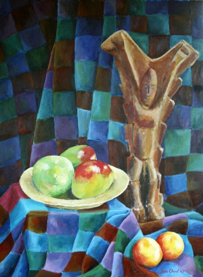 Stilleven met doek en beeld uit Mali