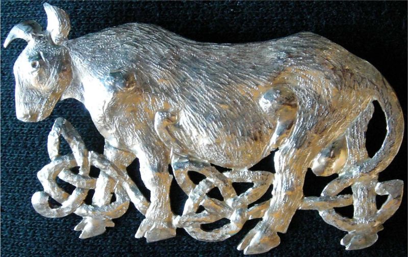 pin - Celtic symbol: cow