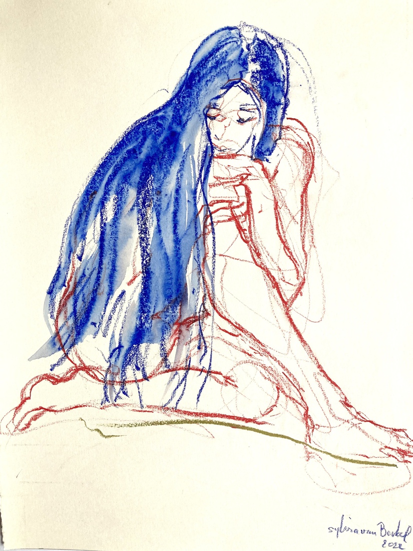 Vrouw gekleed in haar