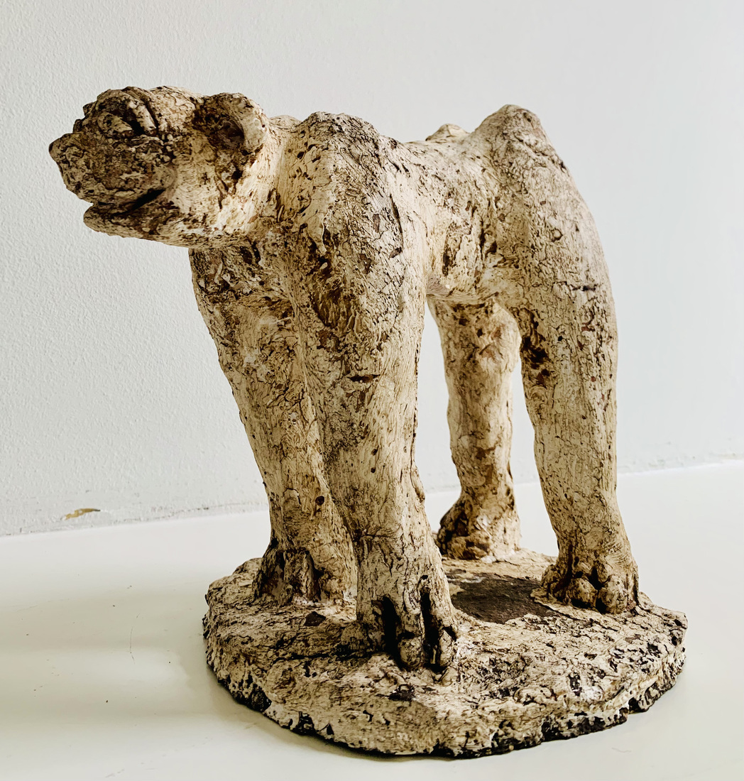 Lelijke staande mops hond