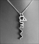 Geboorte sieraden zijn sieraden die men geeft o.a aan de kersverse moeder/baby, vlak na de bevalling. Is het niet prachtig om een heel nieuw leven te beginnen met een prachtig sieraad! Ik kan voor u een speciaal ontwerp maken, wat helemaal past bij de moeder of bij het kind. Meer info: www.goudsmidmargriet.nl