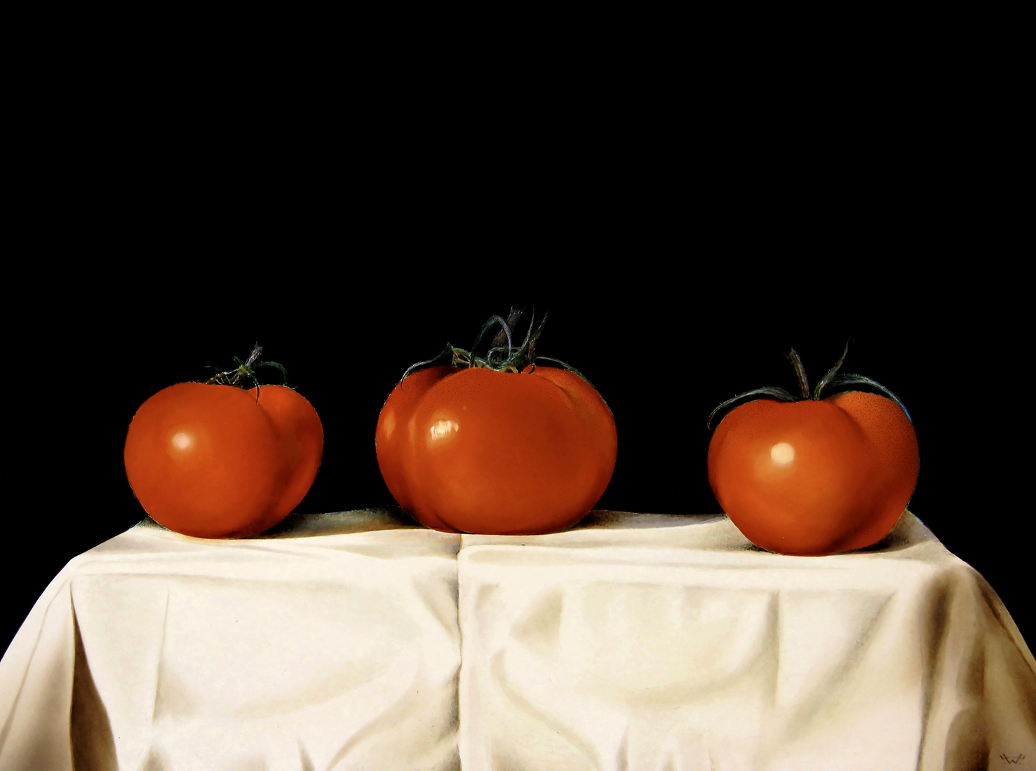 Tomaten op een tafeltje.
