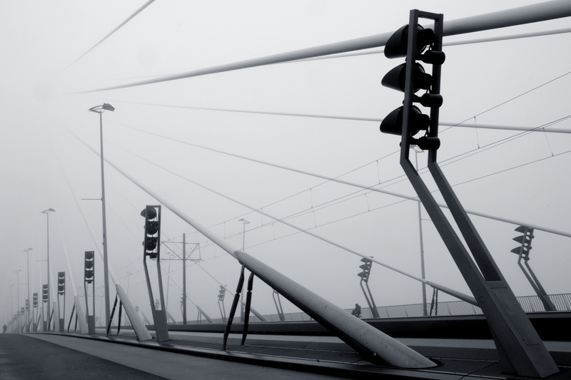 Erasmusbrug in mist 1