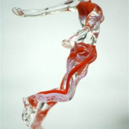 danser in rood en roze