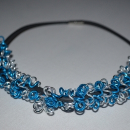 Blauwe frissel ketting