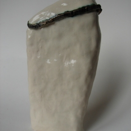 Witte vaas met kraag