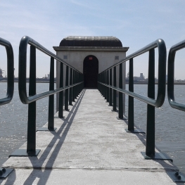 steiger aan de Nieuwe Waterweg