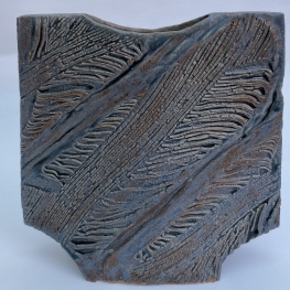 Flat vase with reliëf #6