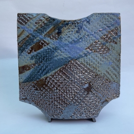 Flat vase with reliëf #8