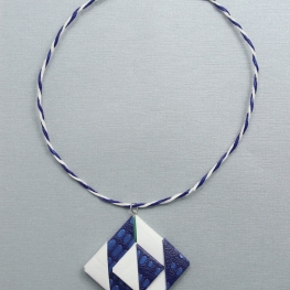 Ketting origami blauw-wit